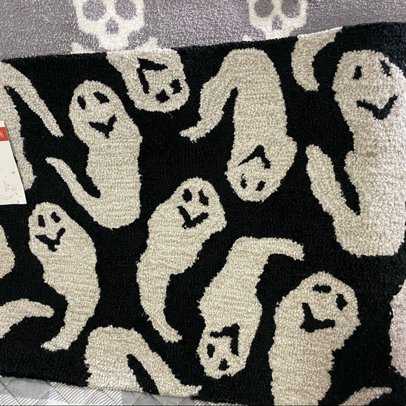 Ghost Rug - Picture 2 of 2